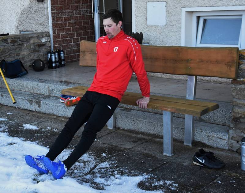 Fotbalisté Junioru Strakonice tráví zimní soustředění ve Lhotě nad Rohanovem.