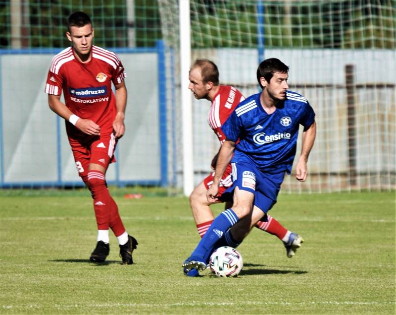 Fotbalová divize: Klatovy - Katovice 2:2 (1:1).