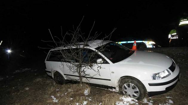 Opilý řidič na Strakonicku způsobil nehodu a pak ujížděl policistům.