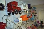 Duchcovská továrna HIKO, později známá jako Továrna dětských vozidel (TDV) vyráběla dětské kočárky, koloběžky, tříkolky, autíčka i houpačky.