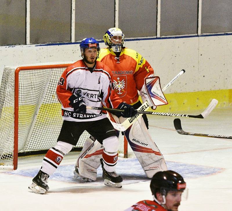 O pohár ředitele pivovaru Dudák: HC Strakonice - HC Radomyšl 2:1.