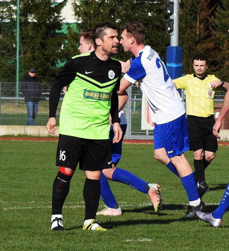 Fotbalový KP: Junior Strakonice - Rudolfov 1:2 (1:2).