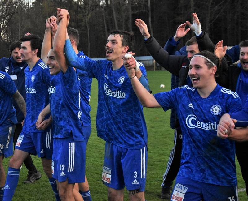 Fotbalová divize: Katovice - Hořovice 1:0 (0:0).