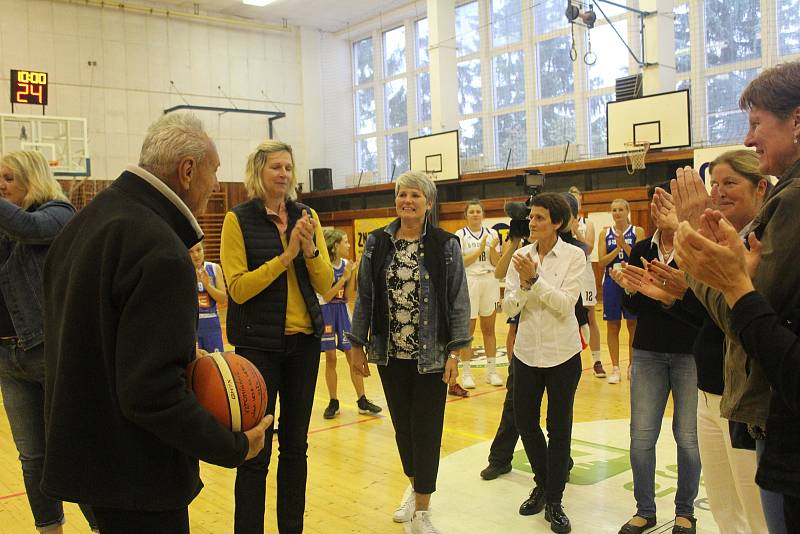 Křest Zlaté knihy strakonického basketbalu.