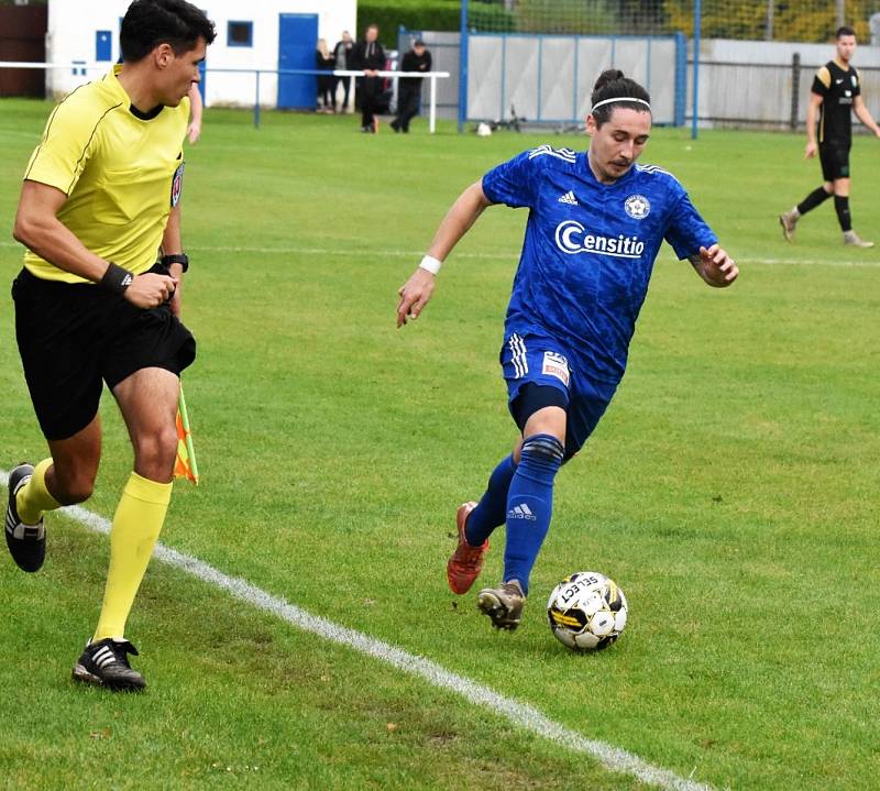 Fotbalvá divize: Otava Katovice - Slavoj Český Krumlov 2:1 (1:0).