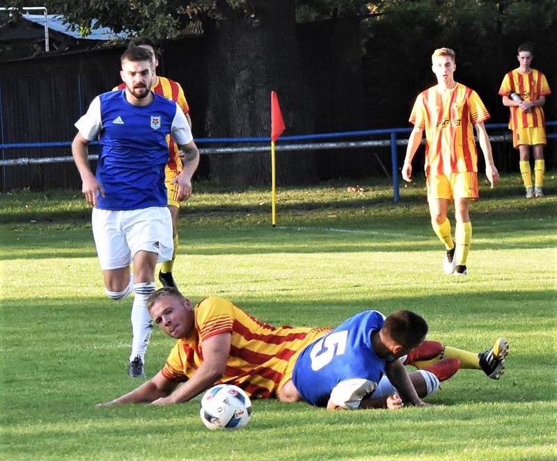 Fotbalový krajský přebor: Junior Strakonice - Třeboň 2:1.