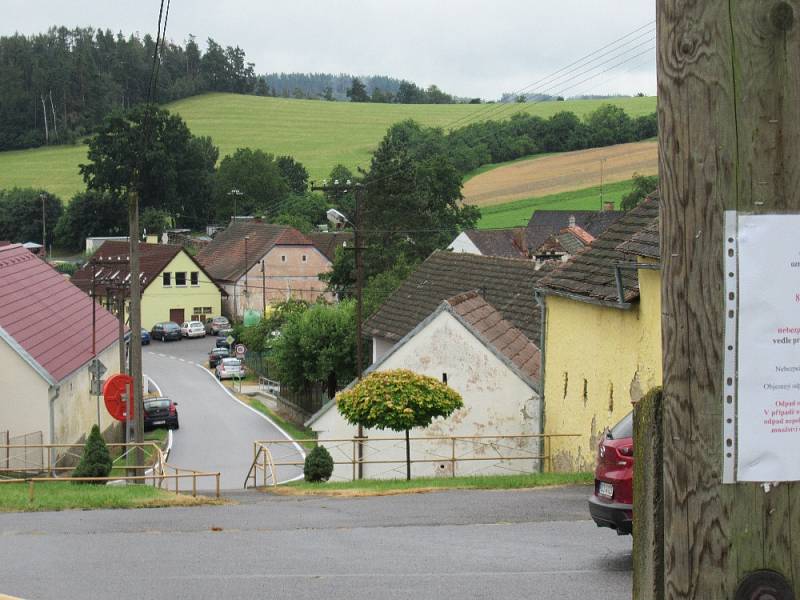 Krejnice leží v předhůří Šumavy 18 km od Strakonic.