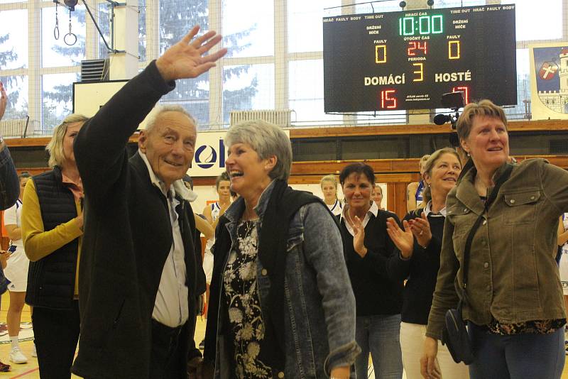 Křest Zlaté knihy strakonického basketbalu.