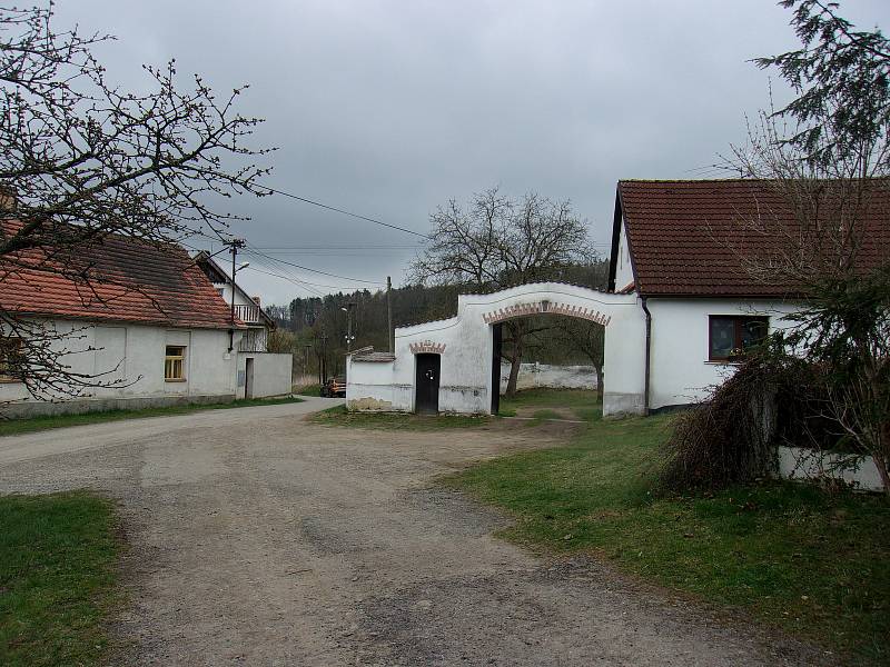 Kraj kolem Helfenburku a Bavorova je odlehlý, zadumaný a tak trochu zapomenutý.