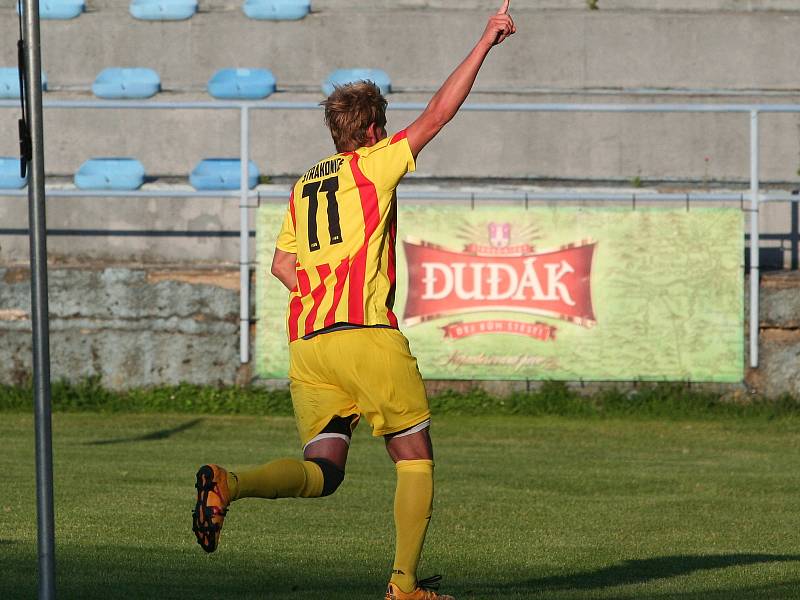 Jan Zušťák hattrickem zařídil výhru Junioru Strakonice nad Lokomotivou České Budějovice 3:1.