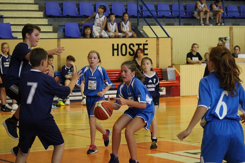 Superfinále zakončilo ročník Školské ligy v basketbale.