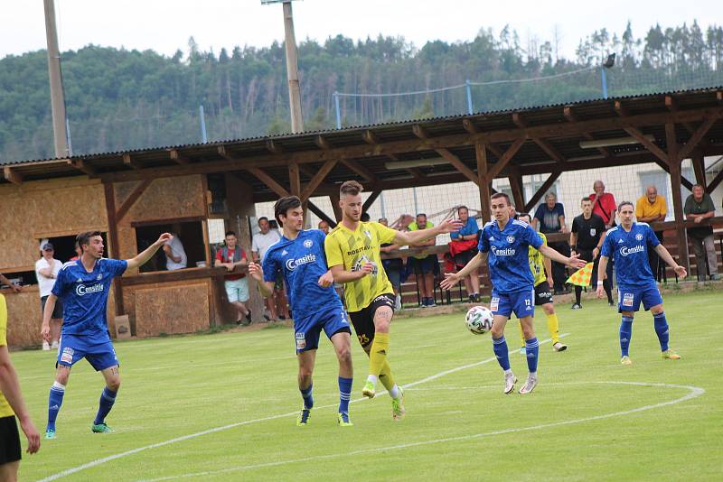 Fotbalisté Katovic v závěru loňské sezony podlehli Přešticím 1:2 (na snímku), nyní se oba celky utkají v MOL cupu.