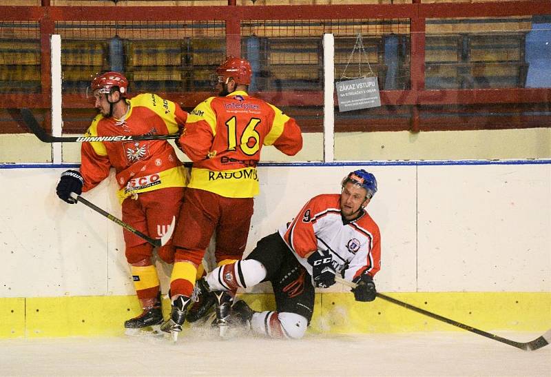 O pohár ředitele pivovaru Dudák: HC Strakonice - HC Radomyšl 2:1.