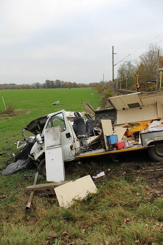 Na železničním přejezdu v Sudoměři na Strakonicku se srazila v pátek 11. listopadu dodávka s vlakem.