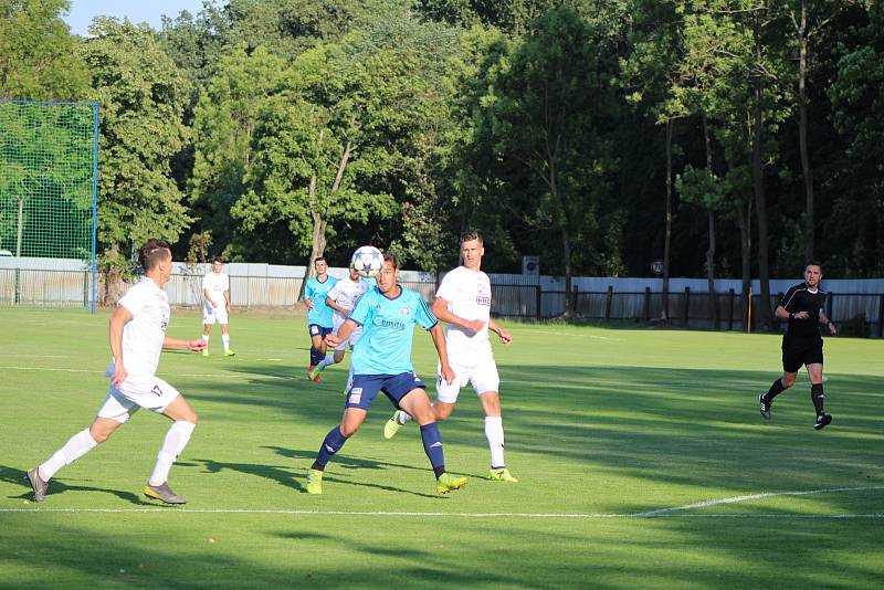 Fotbalová divize A: Katovice - Mariánské Lázně 1:3 (1:2).