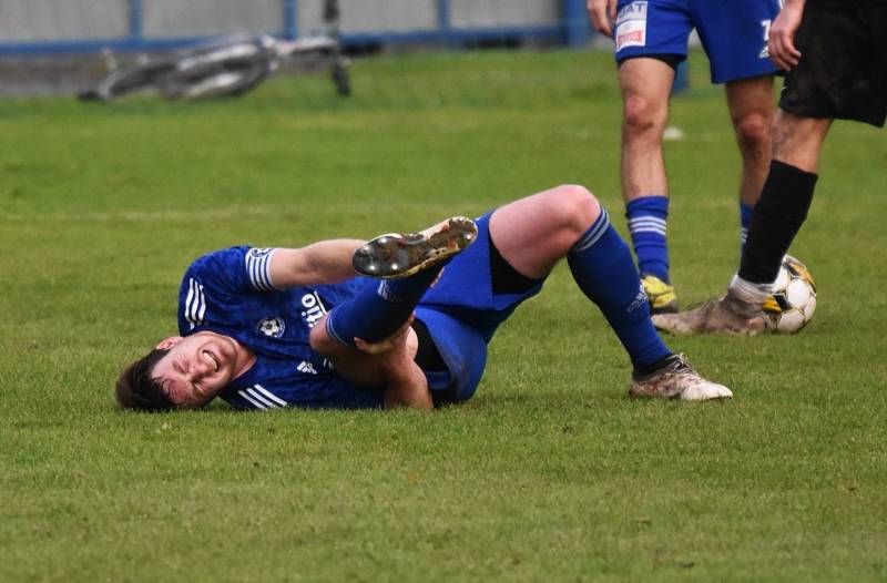 Fotbalvá divize: Otava Katovice - Slavoj Český Krumlov 2:1 (1:0).