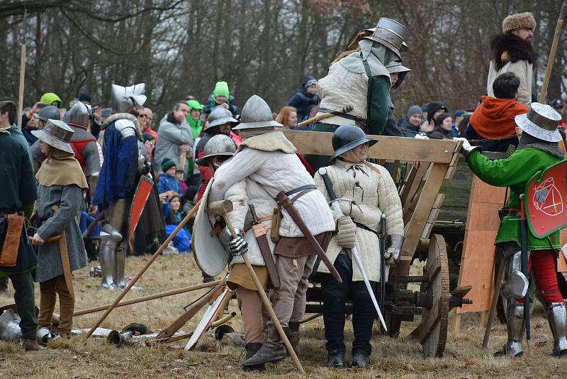 Akce se zúčastnilo 150 bojovníků, osm koní a tři a půl tisíce diváků.