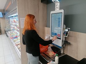 Otevření bezobslužné prodejny potravin COOP ve Strakonicích.