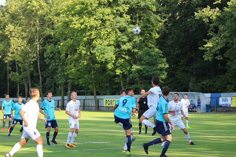 Fotbalová divize A: Katovice - Mariánské Lázně 1:3 (1:2).