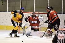 Předehrávka hokejové KL: HC Strakonice - TJ Božetice 6:1 (3:0, 2:0, 1:1).