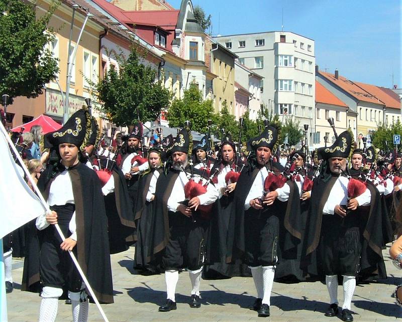 Mezinárodní dudácký festival je velkolepá akce. Fotky z roku 2016.