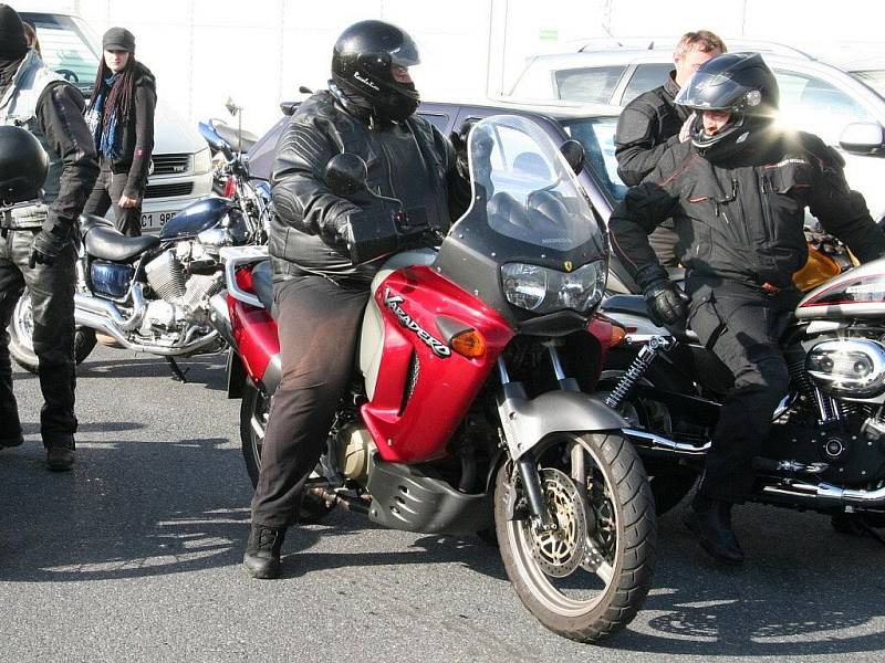 Motobobři zakončili sezonu 2009 funusem pincka a vyjížďkou.