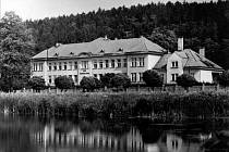 Střední rybářská škola ve Vodňanech letos slaví 100 let od svého založení, ke kterému došlo v roce 1920.
