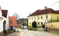 Obec Volenice leží v Pošumaví,  necelých 15 km od Strakonic, v bývalém Prácheňském kraji.