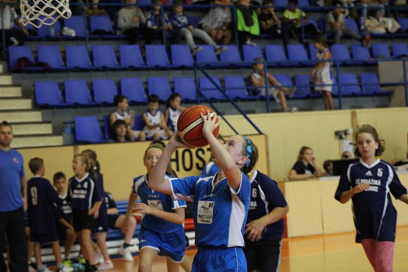 Superfinále zakončilo ročník Školské ligy v basketbale.