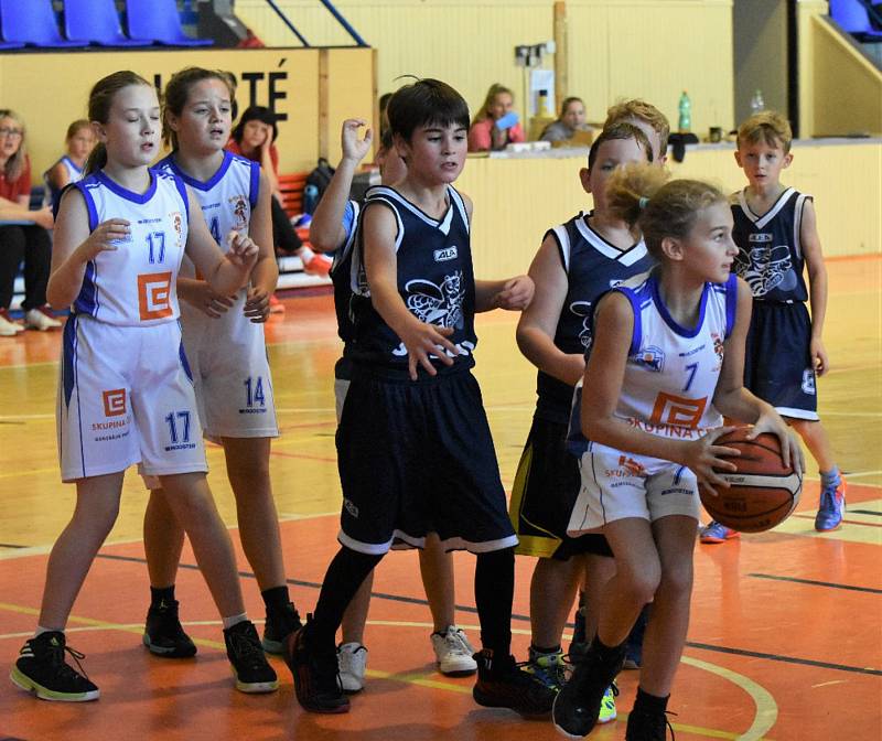 Basketbalové minidívky U11 Strakonic slaví další výhru.