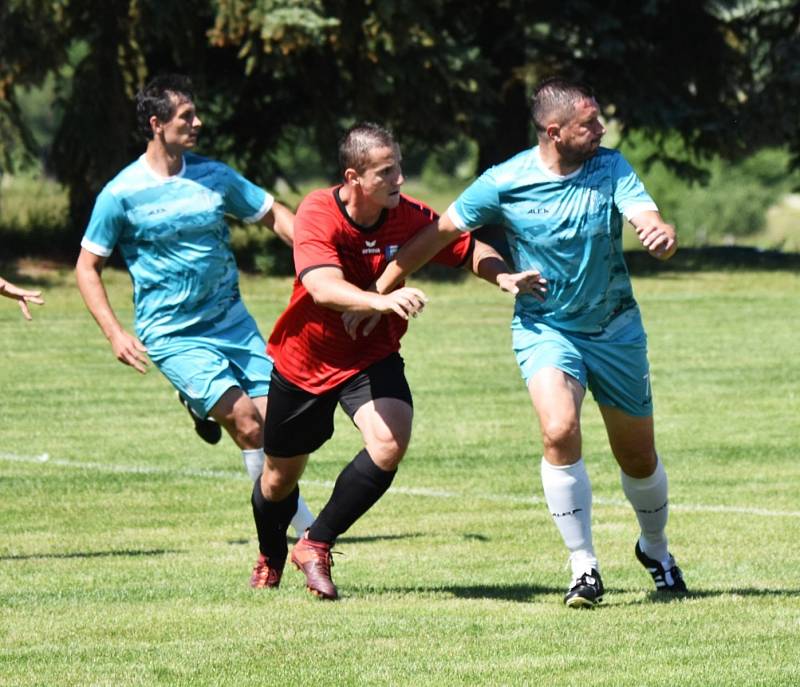 Fotbalový OP Strakonicka: Drahonice - Chelčice 0:4 (0:2).