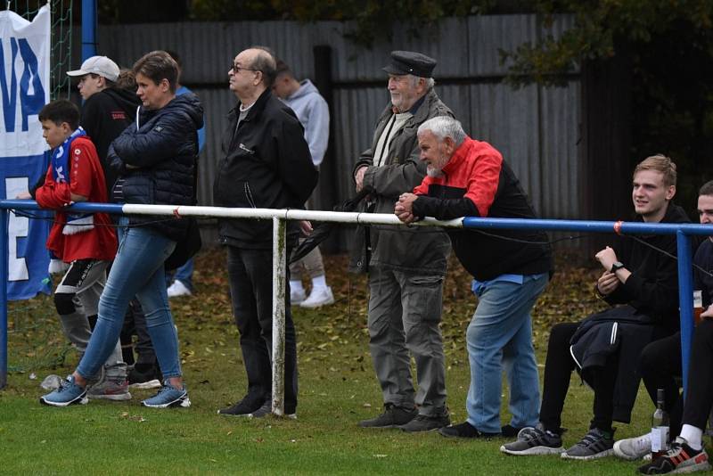 Fotbalvá divize: Otava Katovice - Slavoj Český Krumlov 2:1 (1:0).