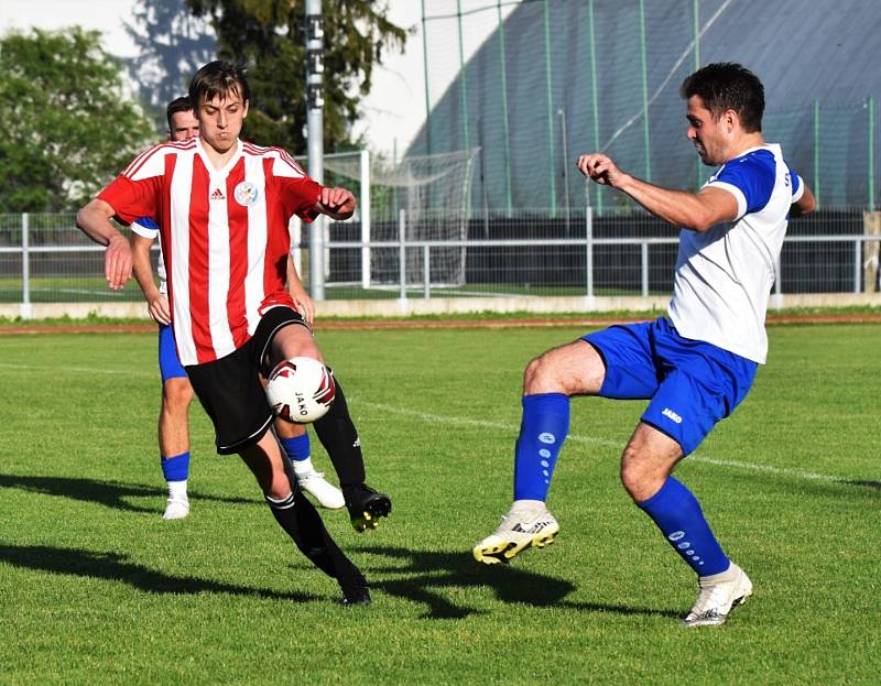 Fotbalový KP: Junior Strakonice - Blatná 3:0.