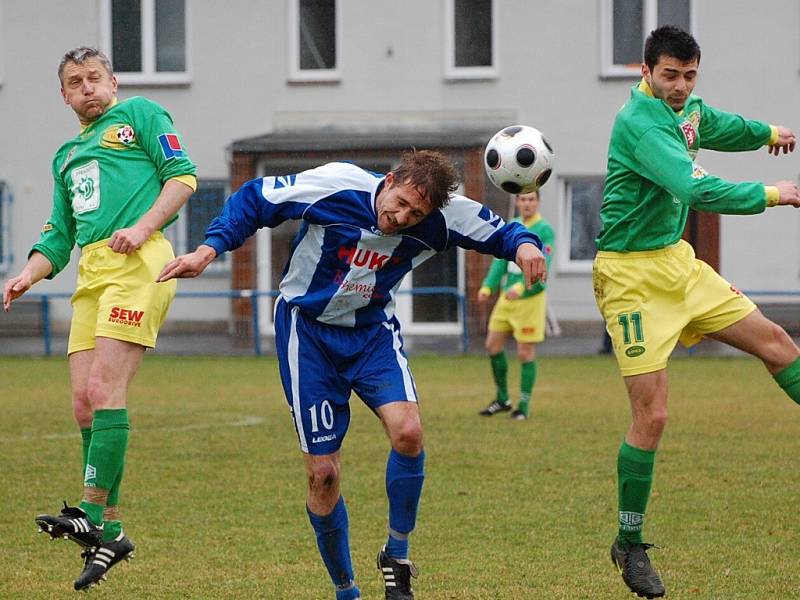 Strakonice díky dvěma gólům Patrika Káníka porazily v 18. kole divize doma Prachatice 2:0.