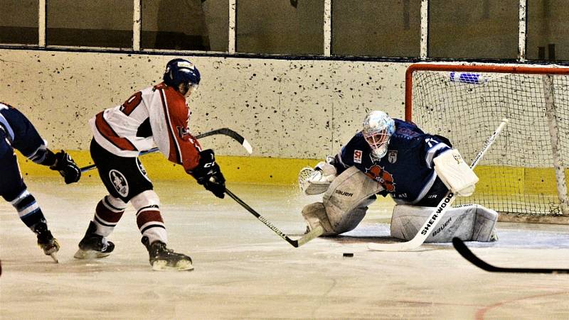 Hokejová Krajská liga: HC Strakonice -  OLH Spartak Soběslav 3:4.