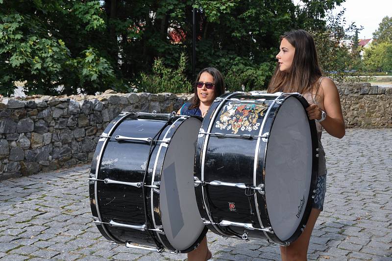 Ve čtvrtek 23. srpna byl zahájen 23. ročník mezinárodního dudáckého festivalu ve Strakonicích.