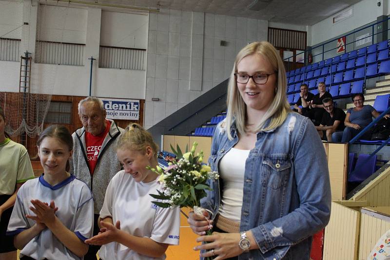 Julia Reisingerová besedovala s mladými basketbalistkami BK Strakonice