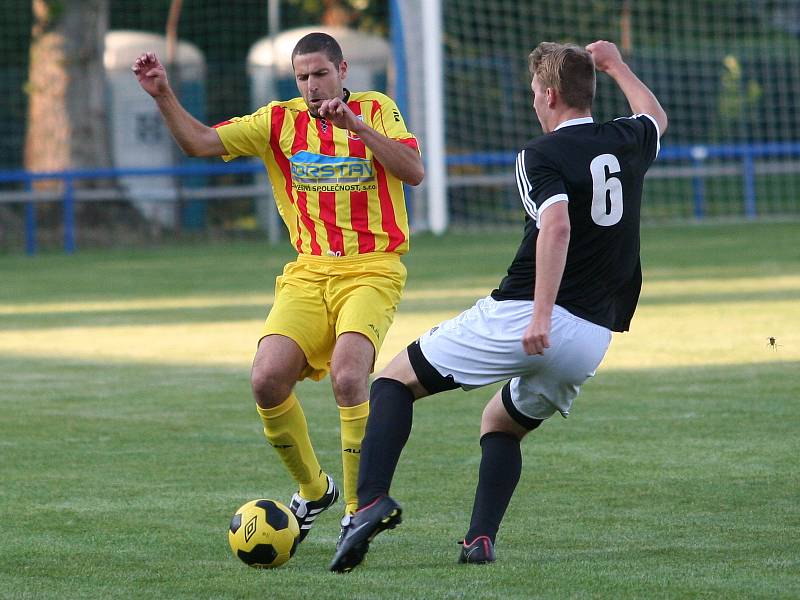 Jan Zušťák hattrickem zařídil výhru Junioru Strakonice nad Lokomotivou České Budějovice 3:1.