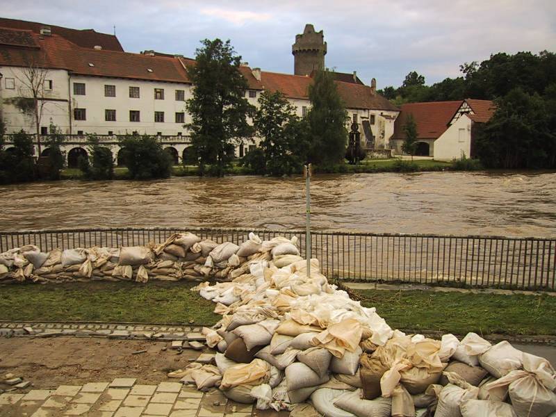 Ničivé povodně roku 2002 ve Strakonicích.