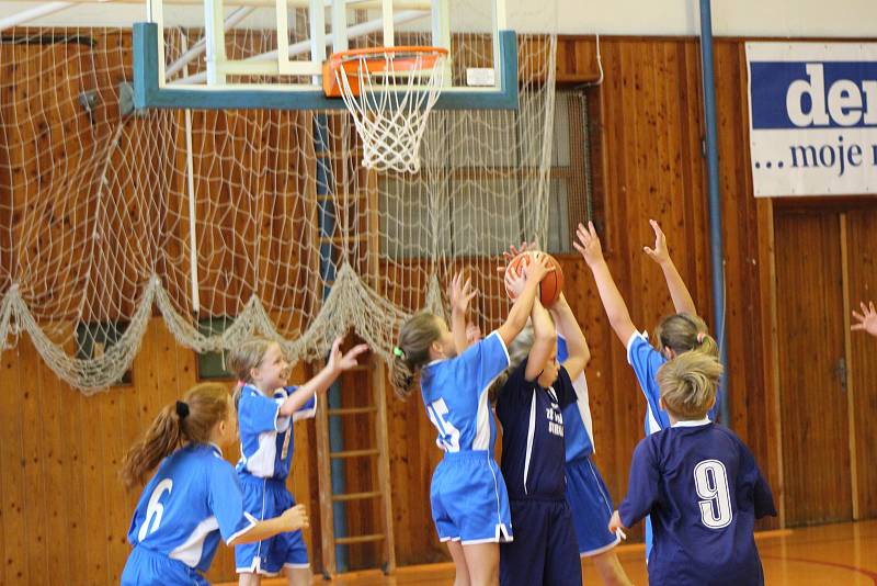 Superfinále zakončilo ročník Školské ligy v basketbale.