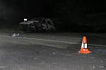 Ve čtvrtek večer se stala u Dolního Poříčí na Strakonicku tragická dopravní nehoda, při které zemřel řidič osobního vozidla tovární značky VW Golf.  Foto: Policie ČR
