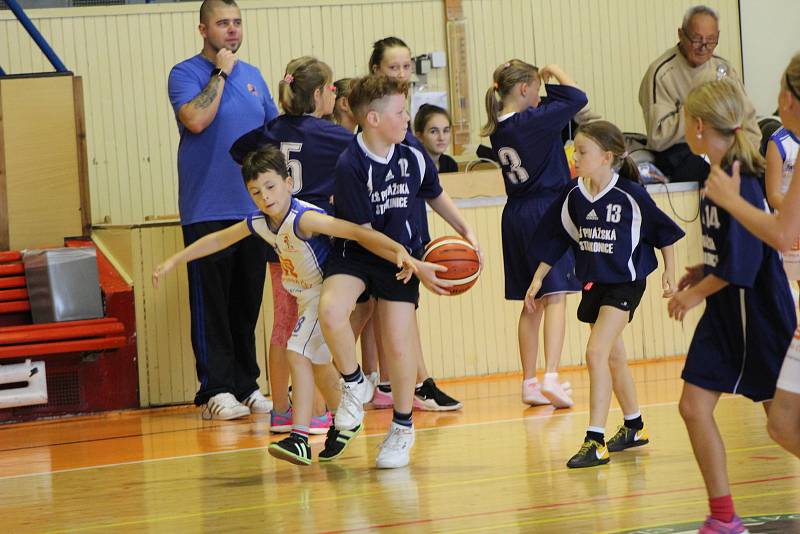 Superfinále zakončilo ročník Školské ligy v basketbale.