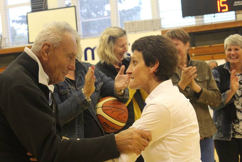 Křest Zlaté knihy strakonického basketbalu.