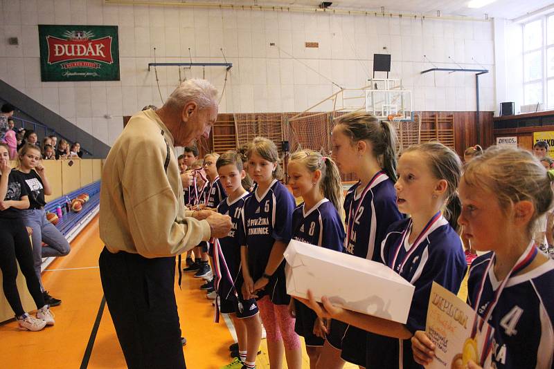 Superfinále zakončilo ročník Školské ligy v basketbale.