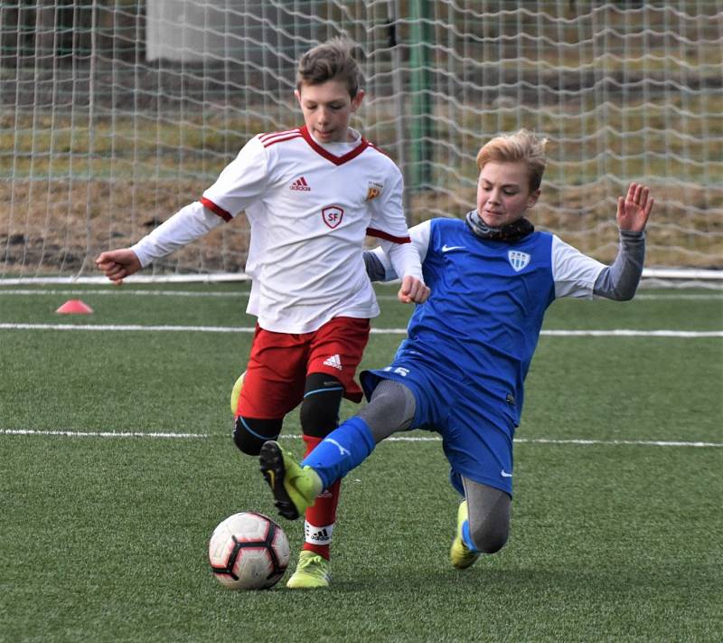 Žáci Junioru Strakonice se v přípravě utkali s fotbalisty FC MAS Táborsko.