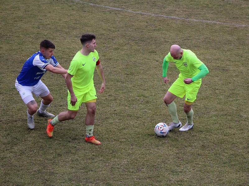 Po výhře nad béčkem Táborska (na snímku) dokázali fotbalisté Oseka bodovat i v Třeboni.