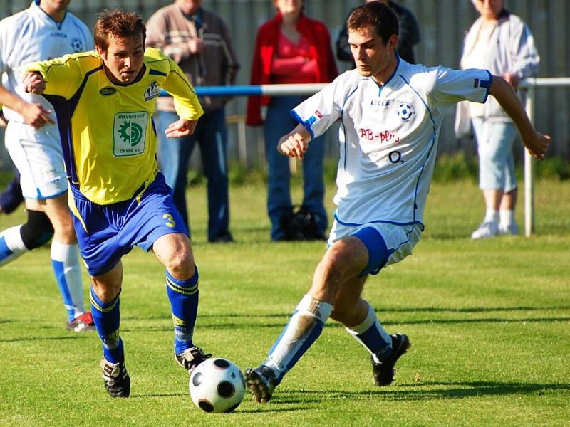 Katovice ve 23. kole krajského přeboru porazily doma Čkyni 2:1, když otočily skóre góly Krejsy a Pelešky.