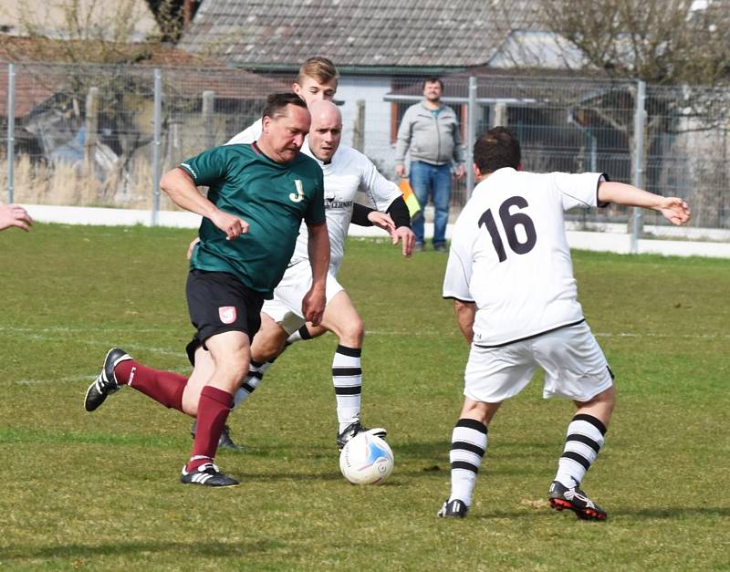 III. třída Strakonicka:Cehnice B - Štěkeň B 2:5.