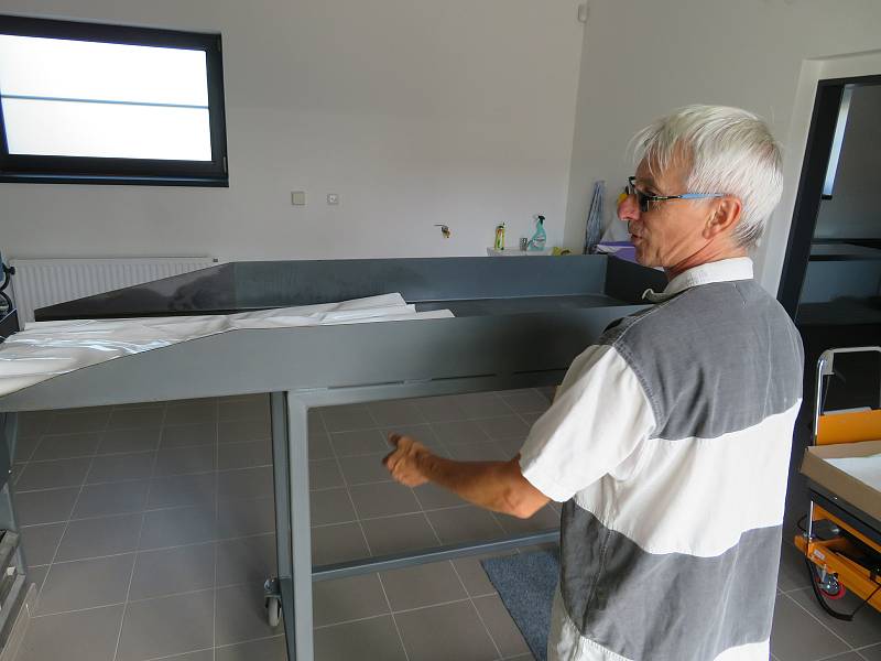 V Jihočeském kraji funguje od ledna také zvířecí krematorium, ve Strakonicích se postarají o důstojné rozloučení s mazlíčky do 90 kilogramů.