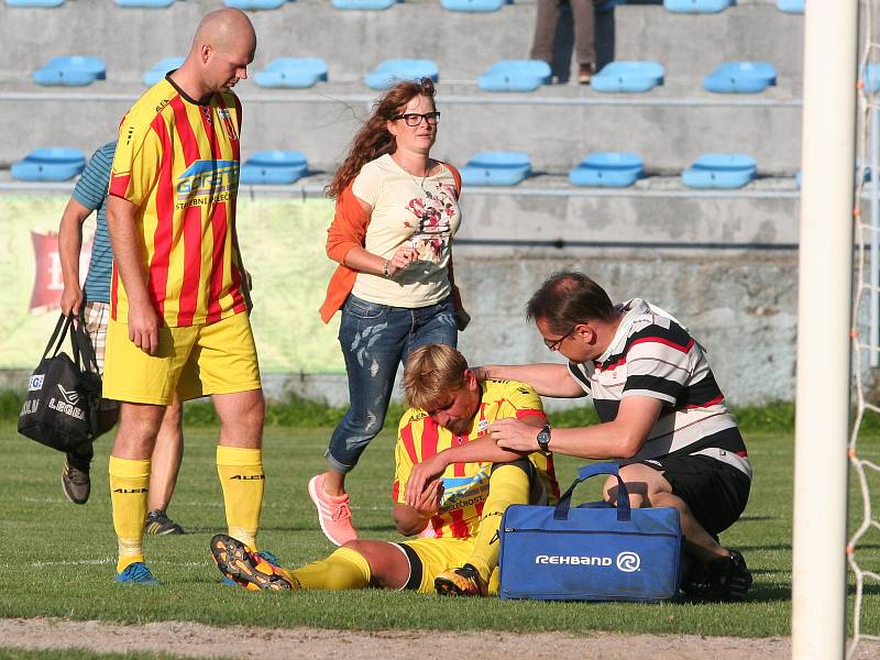 Jan Zušťák hattrickem zařídil výhru Junioru Strakonice nad Lokomotivou České Budějovice 3:1.